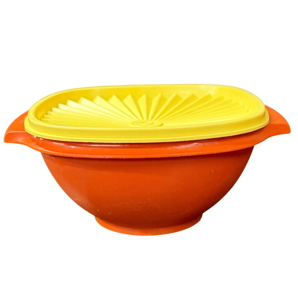 Vintage Tupperware Orange Servalier Bowl 838-4 with Yellow Sunburst Lid USA - Picture 2 of 7